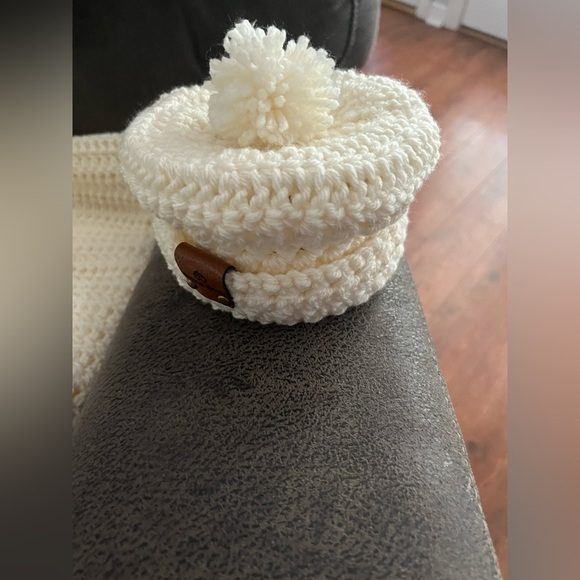 Cozy Cream Knit Baby Hat and Blanket-Newborn - Picture 2 of 3